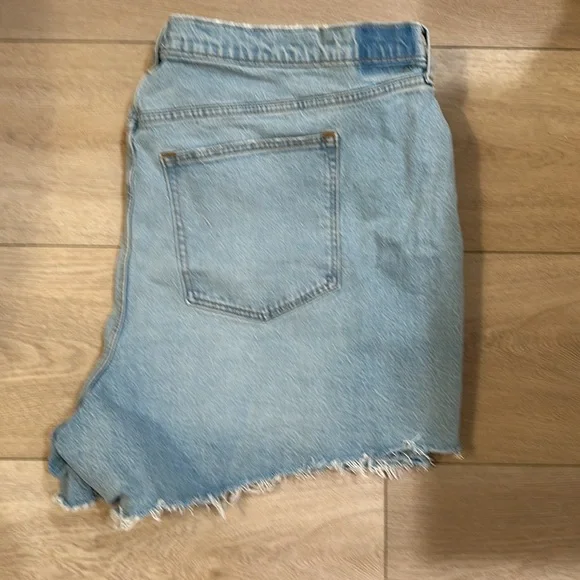 New Abercrombie Dad Shorts - Picture 4 of 5